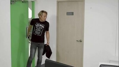 Muốn Được Vai Chính Phải Qua Đêm Cùng Đạo Diễn